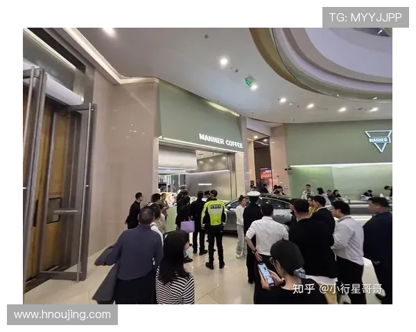 全国锦标赛特别报道：成都羽毛球队拼搏历程与荣耀瞬间的真实记录